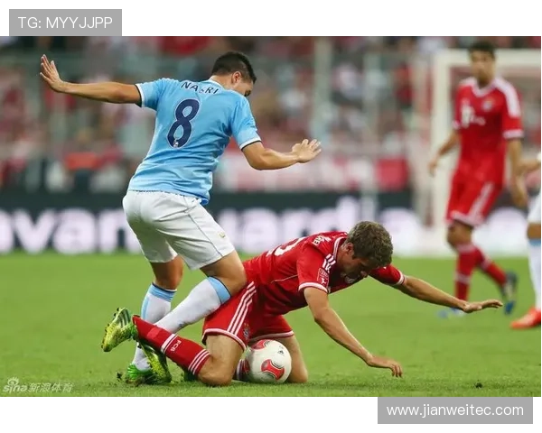 拜仁新款热身服色彩斑斓引发球迷热议纷纷吐槽设计失误 拜仁新款热身服色彩斑斓引发球迷热议纷纷吐槽设计失误