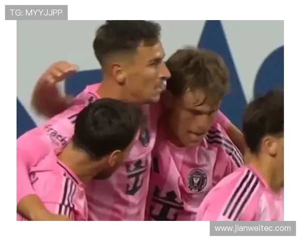 梅西破门后与弗雷默契配合传球助攻展现团队精神